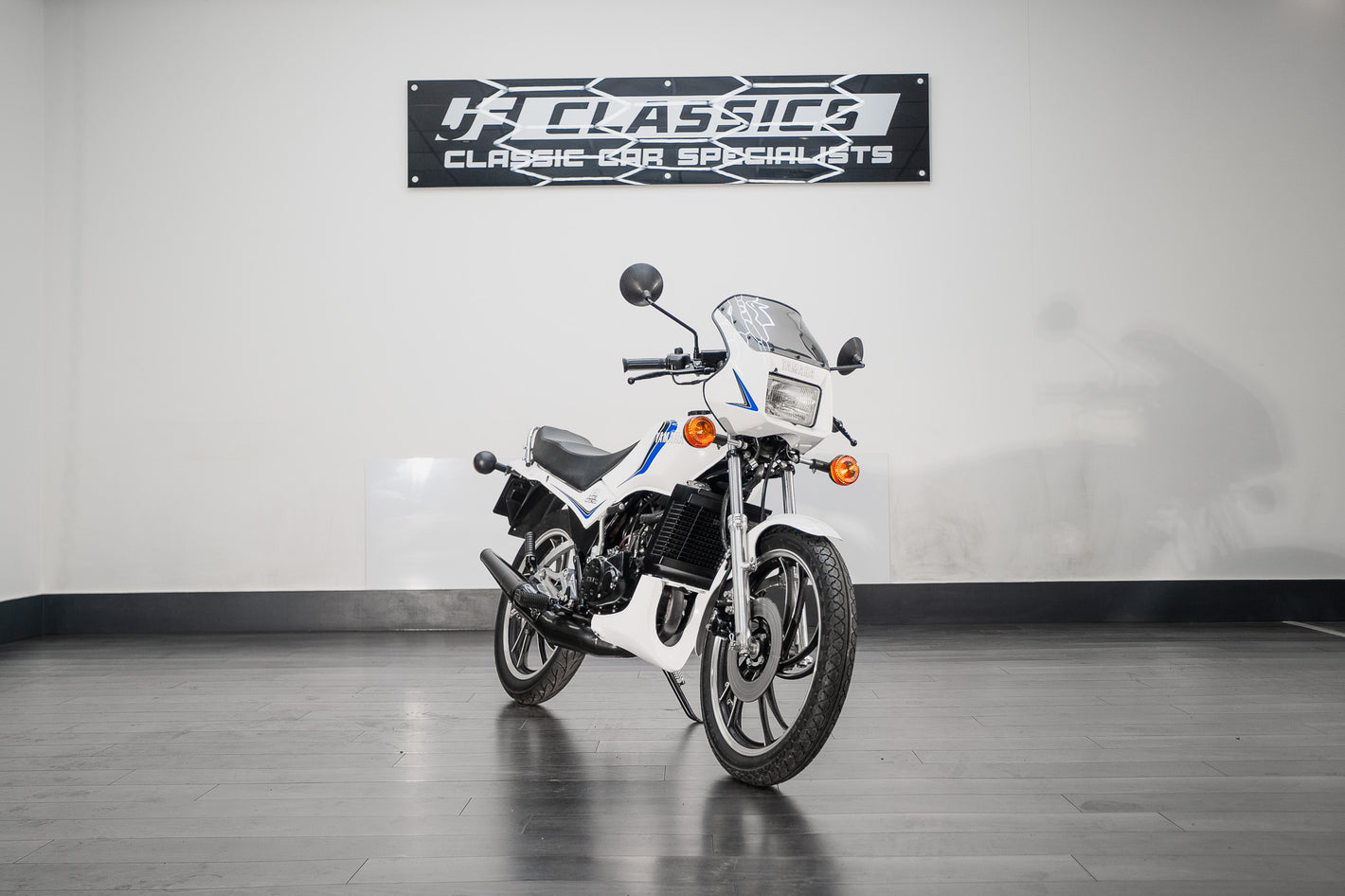 1983 Yamaha RD125LC 2-Stroke Classic Motorcycle White