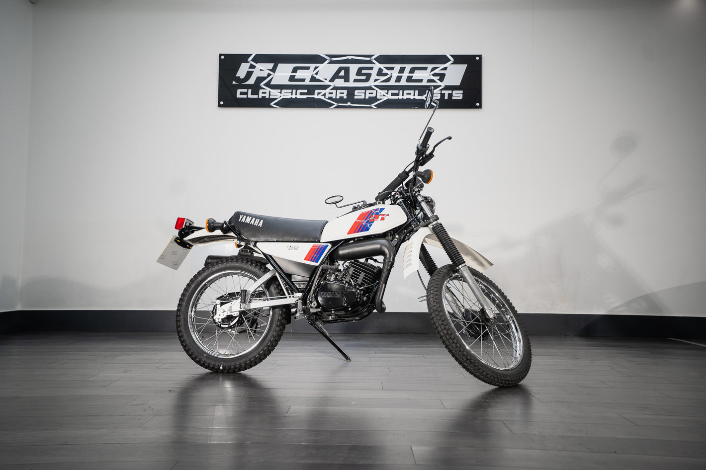 1982 YAMAHA DT175cc WHITE CLASSIC/RETRO TRIALS MOTORCYCLE