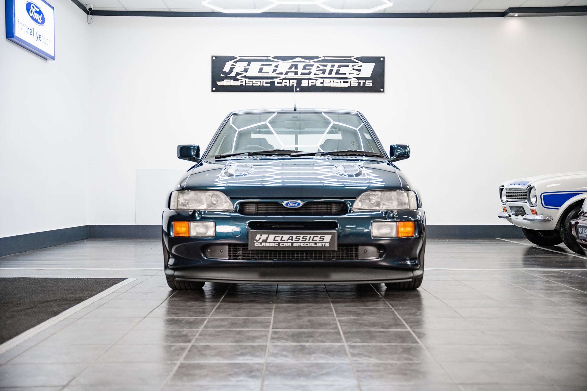 IXOMODELS, FORD Escort RS Cosworth 1994 Grün metallic IXOMODELS, FORD Escort RS Cosworth 1994 Grün metallic