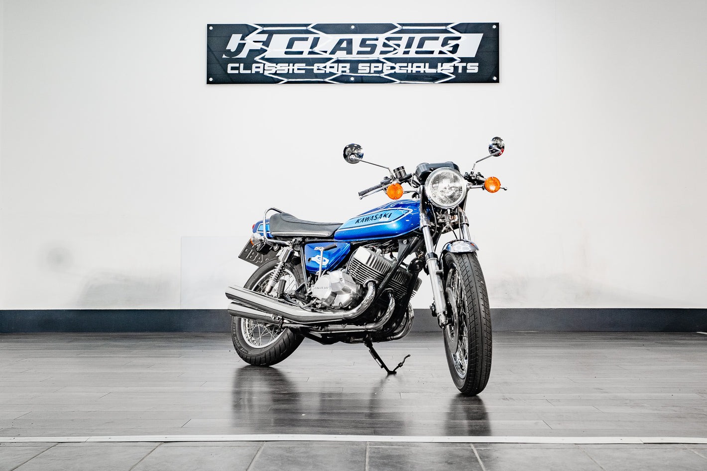 1975 KAWASAKI KH500 A8 2 STROKE TRIPLE 'SKY CANDY BLUE'