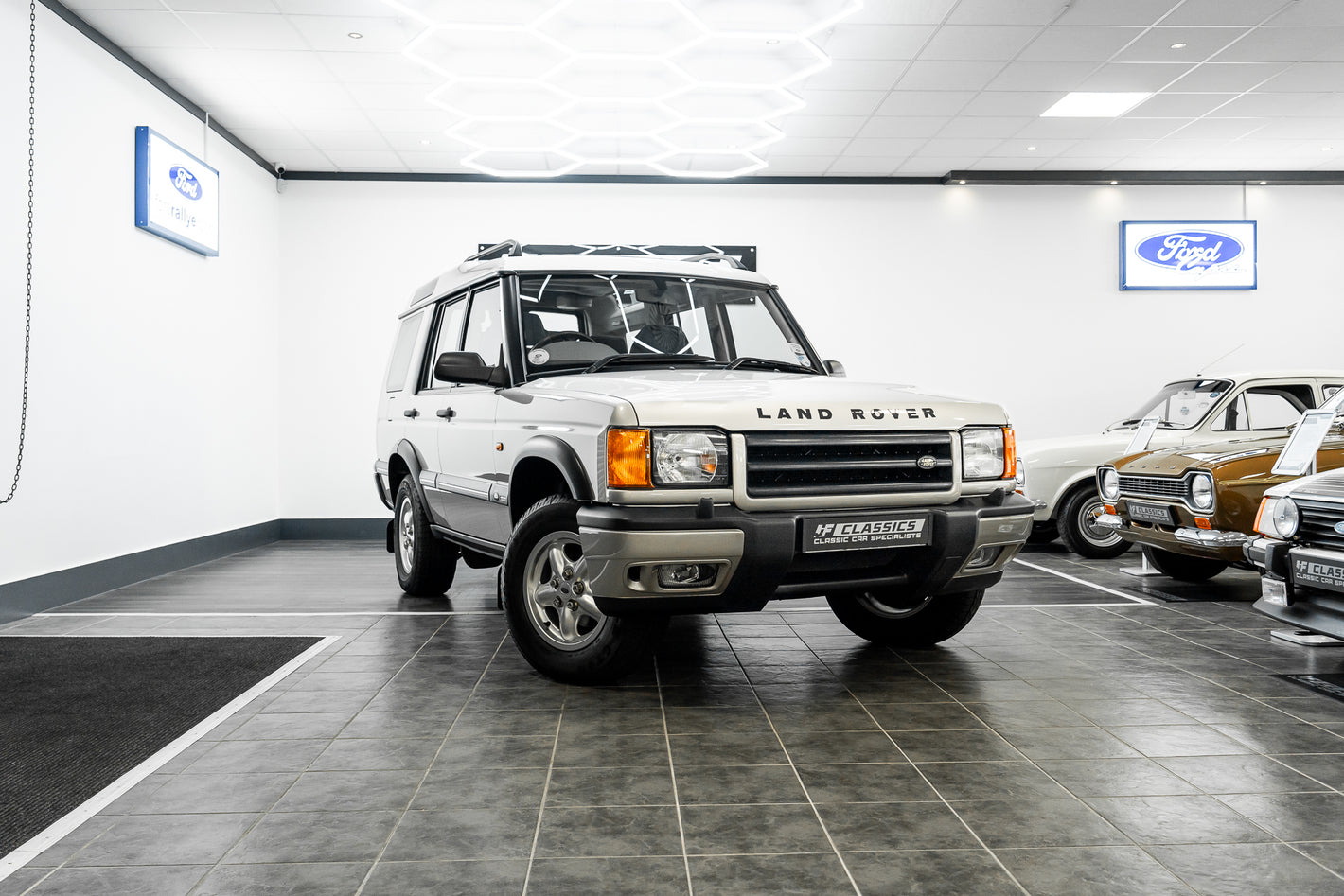 Land Rover Discovery v8 Petrol Series-2 UK Model 23247-MILES